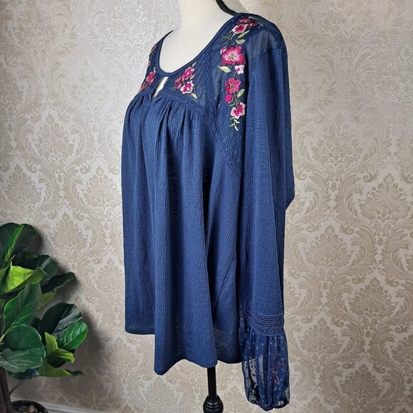 Time and Tru Size XXL (20) Navy Blue Peasant Style Blouse Lace Embroidery NWT - Picture 7 of 15